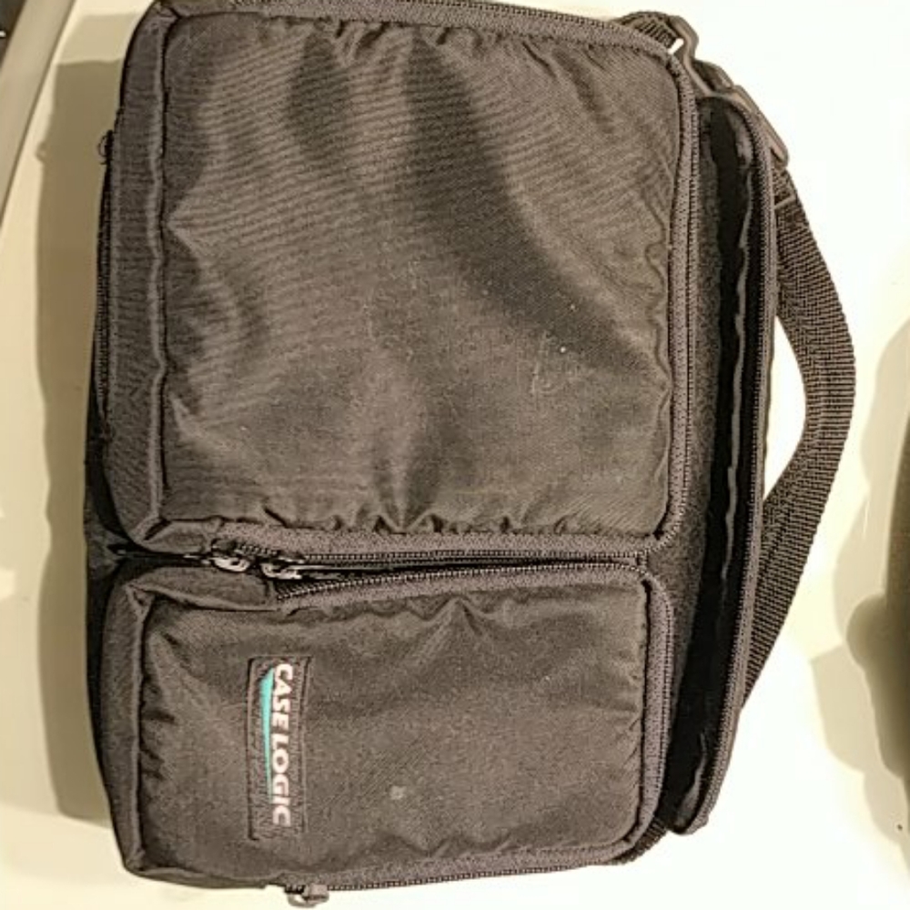 Case logic  padded electronics case